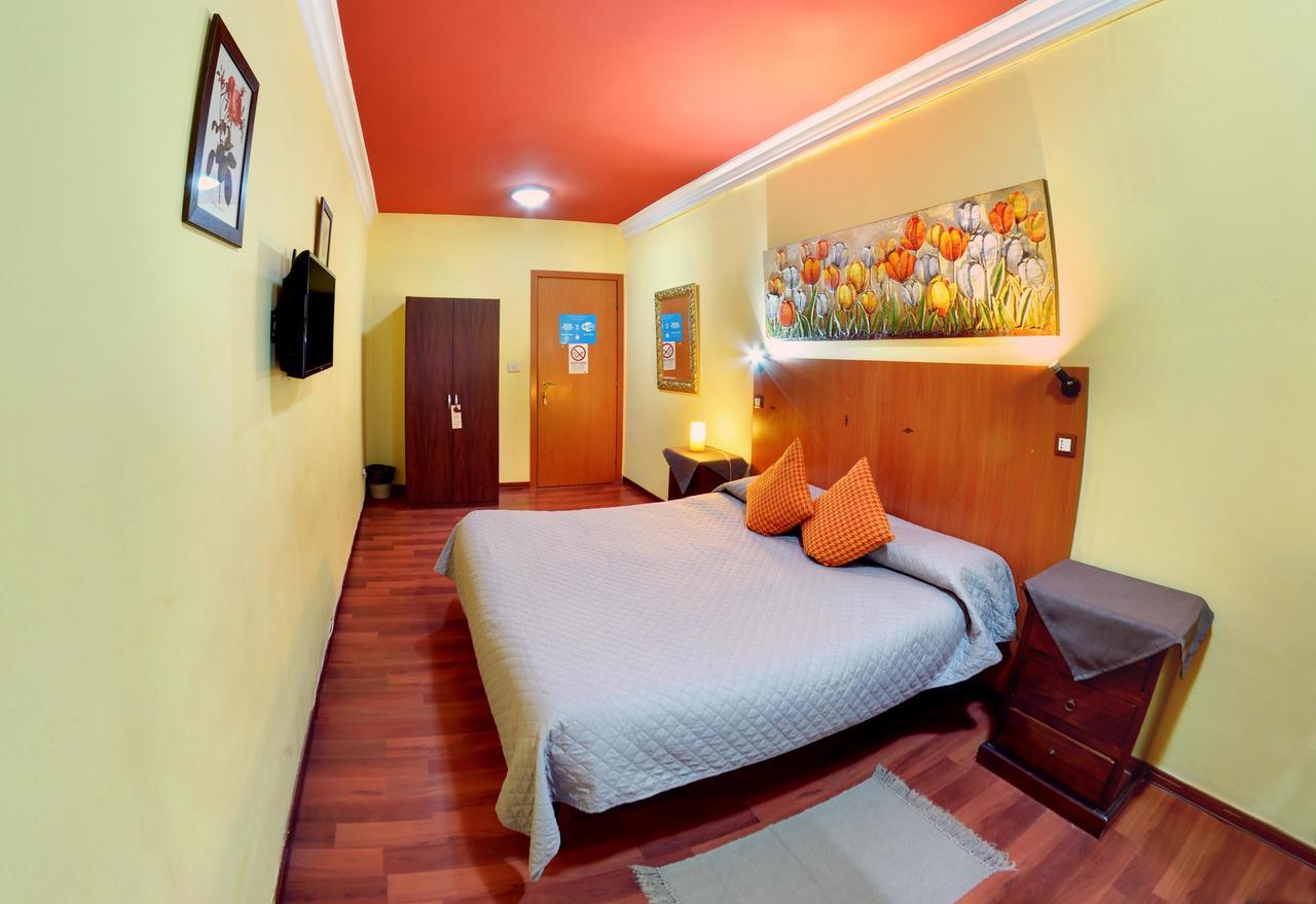 Agata Hostel *